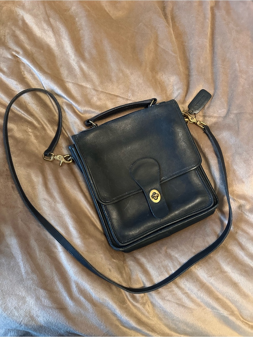 Vintage COACH Station Bag 5130 Black Leather Crossbody Turn Lock Top Handle Bag